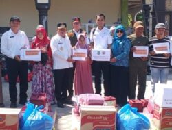 Sambangi Korban Kebakaran di Pulau Kupang, Bupati Wiyatno Instruksikan Percepatan Bantuan