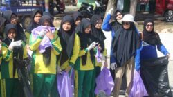 Pelajar Turun ke Pantai, Dislautkan Kalsel Gencarkan Edukasi Pilah Sampah