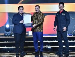 Majukan Olahraga, Erick Thohir Terima Penghargaan dari UTS dan AIMS