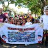 Ratusan Siswa SDN Sungai Bilu 1 Meriahkan Hardiknas dengan Karnaval Adat