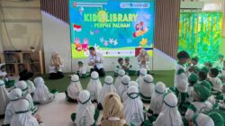Belajar Sambil Bermain, Siswa TK Al-Mushallun Kunjungi Perpustakaan Palnam