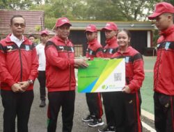 Kontingen HSS Resmi Dilepas ke POPDA 2026, Atlet Dibekali Perlindungan BPJS