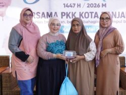 TP PKK Banjarmasin Berbagi Daging Kurban untuk Keluarga Anak Stunting