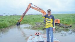 ‎Supian HK Tinjau Pengerukan Jalur Sungai Baru Danau Panggang