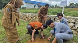 Firman Yusi Ajak Pelajar SMKN 1 Muara Uya Tanam Pohon dan Amalkan Pancasila
