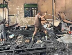 Kebakaran di Gang Kalimantan I Banjarmasin Hanguskan Sembilan Rumah dan Sekolah