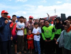 Atraksi Jupiter Aerobatic Team Pukau Warga Kalsel, Gubernur Muhidin Beri Apresiasi
