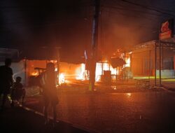 Diduga Dipicu Lilin dan Bensin Eceran, Kebakaran Gegerkan Warga Sungai Andai