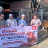 Trio Motor Honda Berbagi Kurban, Warga Masjid Al Musyarrafah Terima Manfaat
