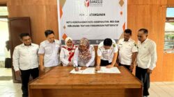 Diskominfosandi dan Bawaslu Pulang Pisau Jalin Kerja Sama Keterbukaan Informasi