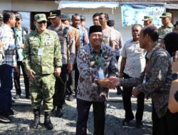 Pilkades Serentak Batola Berjalan Kondusif, Bupati Tinjau Penghitungan Suara