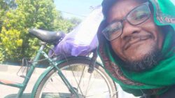 Mengayuh Sepeda Ratusan Kilometer demi Menghadiri Haulan Guru Kapuh