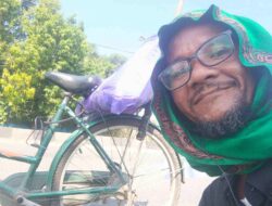 Mengayuh Sepeda Ratusan Kilometer demi Menghadiri Haulan Guru Kapuh