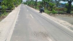 Jalan Provinsi di Kolam Kanan Batola Rusak Meski Baru Dibangun, Warga Minta Segera Diperbaiki