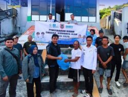 Gubernur Kalsel, H. Muhidin Bantu Sapras Budidaya Laut Kepada Pokdakan Putra 79 dan Batu Kajang Kotabaru