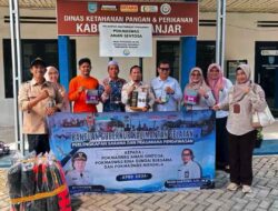Gubernur Muhidin Perkuat Pengawasan Perairan, Pokmaswas Banjar Terima Bantuan Sarana