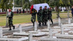 Nasib Alamsyah Dimakamkan dengan Penghormatan Militer