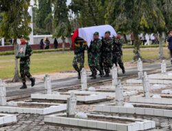 Mantan Ketua DPRD kalsel Ini Dimakamkan dengan Penghormatan Militer