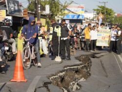 ‎DPRD Kalsel Sebut Jalan Sungai Gardu yang Ambles Masuk Kategori Mendesak ‎