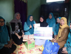 Semangat Berbagi, TP PKK Tanbu dan Bank Kalsel Salurkan Bantuan di Tiga Desa