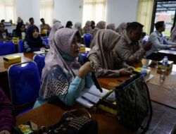 Bank Kalsel Jadi Mentor, ASN Darpusda Banjarbaru Diperkuat dengan Pelatihan Service Excellent