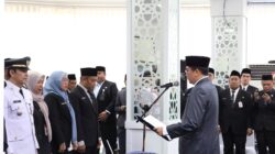 Bupati Tanah Bumbu Lantik Pejabat Administrator dan Pengawas, Tekankan Disiplin dan Integritas