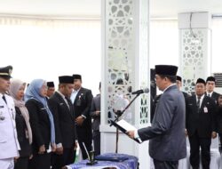 Bupati Tanah Bumbu Lantik Pejabat Administrator dan Pengawas, Tekankan Disiplin dan Integritas