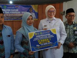 Pemkot Banjarmasin Serahkan Bonus Rp679 Juta kepada Kafilah Juara Umum MTQ Kalsel