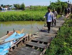 Titian Murung Selong Sepanjang 401 Meter Mulai Diperbaiki, Wali Kota Turun Tinjau