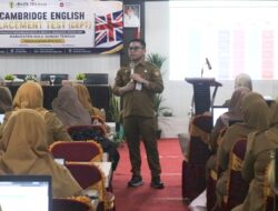 345 Guru di HST Ikuti Cambridge English Placement Test
