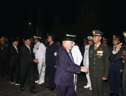 Renungan Suci di TMP Bumi Kencana, Muhidin Ajak Pemuda Kalsel Lanjutkan Perjuangan Pahlawan