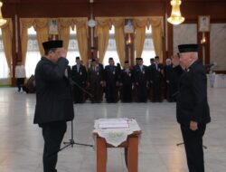 Lantik Pejabat Pemprov Kalsel, Gubernur Muhidin Tegaskan Penempatan Berbasis Talenta