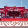 Jelang HUT ke-81 RI, Panggung Siring Balai Kota Banjarmasin Dipercantik Bernuansa Istana