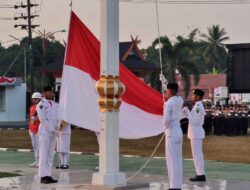 Wabup Barito Timur Pimpin Upacara Penurunan Bendera HUT ke-81 RI