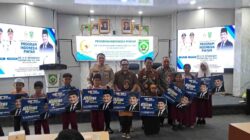 Pelajar Balangan Terima Program Indonesia Pintar, Rifqinizamy Apresiasi Komitmen Pemkab