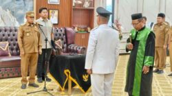 Lantik Kades Antar Waktu Desa Kalian, Bupati Kotabaru Tekankan Amanah dan Tanggung Jawab