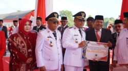 HUT ke-81 RI, Pemkab Kotabaru Serahkan Beragam Bantuan untuk Masyarakat
