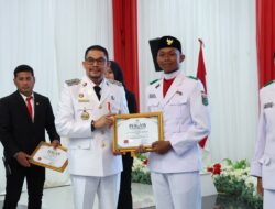 Tutup Rangkaian HUT ke-81 RI, Tanah Bumbu Beri Penghargaan kepada Paskibraka