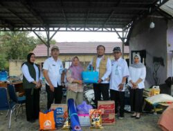 Pemkab Tanah Bumbu Salurkan Bantuan untuk Korban Kebakaran di Selaselilau
