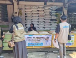 Ringankan Beban Warga, Pemkab HST Distribusikan Beras Siam Madu Bersubsidi di Pasar Keramat Barabai