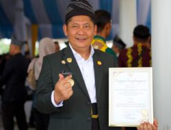 Menyala! Bupati Samsul Rizal Terima Penghargaan Pemprov Kalsel atas Inovasi One Data AI HST