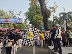 Ribuan Warga HST bersama Bupati Samsul Rizal Ikuti Jalan Santai Haornas 2026