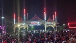 Siring Balai Kota Dihiasi Cahaya Baru, Warga Nikmati Suasana Malam yang Lebih Terang