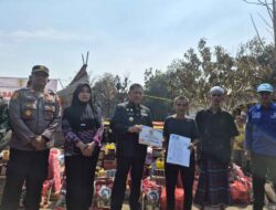 Bupati HST Samsul Rizal Salurkan Langsung Bantuan untuk Korban Kebakaran Desa Sungai Jaranih