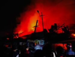 Kerugian Ditaksir Rp5 Miliar 14 Kios di Pasar Lama Ludes Terbakar
