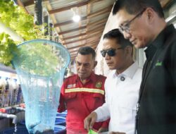 Bank Kalsel Serahkan Komposter Sampah dan Bantuan Budidaya Lele