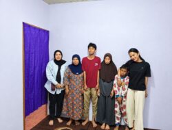 Mariana Abidin Terus Perhatikan Keluarga Guru Honorer dan Relawan Karhutla