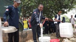 NasDem Peduli Salurkan Air Bersih dan Masker untuk Warga HSS