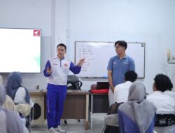 Trio Motor Edukasi Safety Riding Bersama Mahasiswa D3 FEB ULM