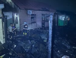 Kobaran Api Kejutkan Warga Alalak Selatan, Empat Rumah Hangus